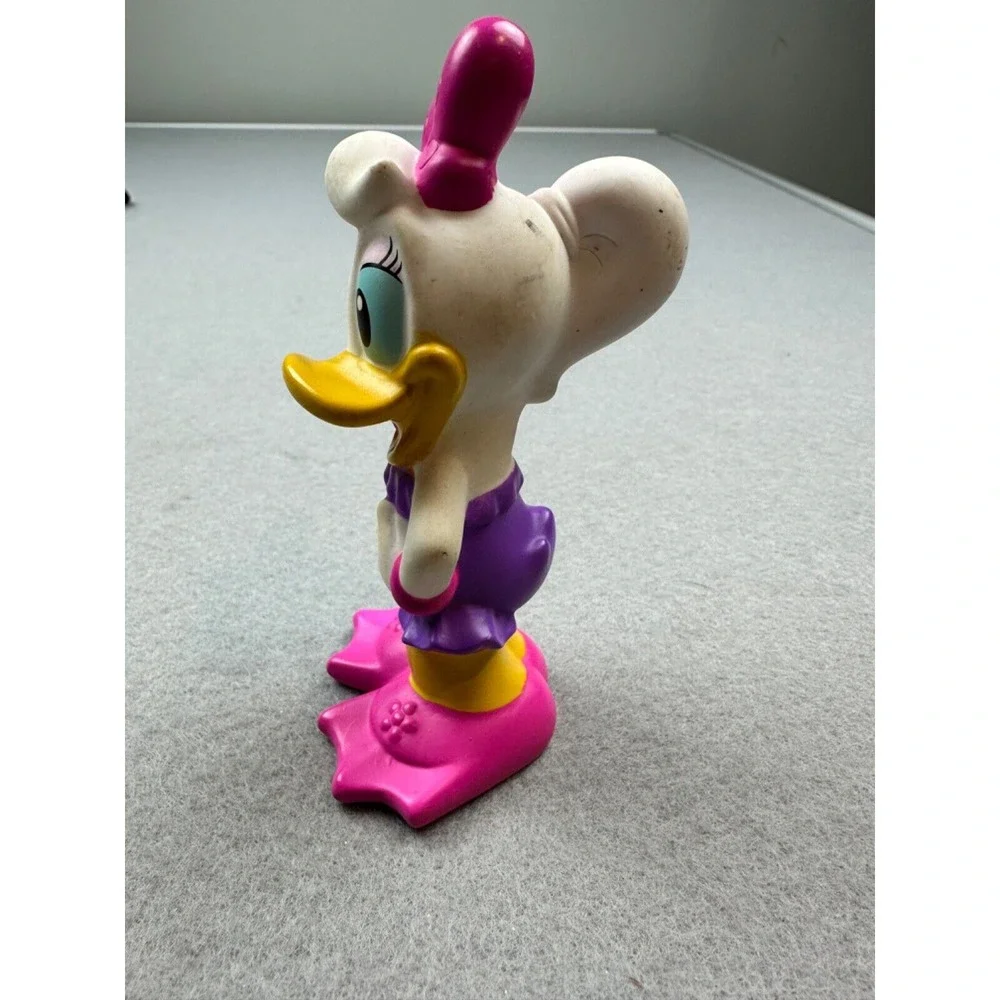 Disney Daisy Duck Figure Cake Topper Toy Plastic 2014 Mattel -‎ 4.25